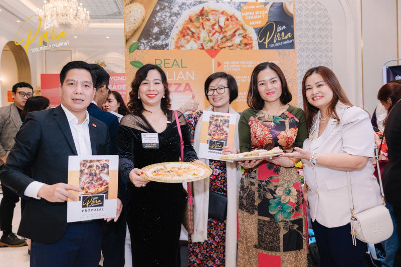 Pisa Pizza nhượng quyền thương hiệu